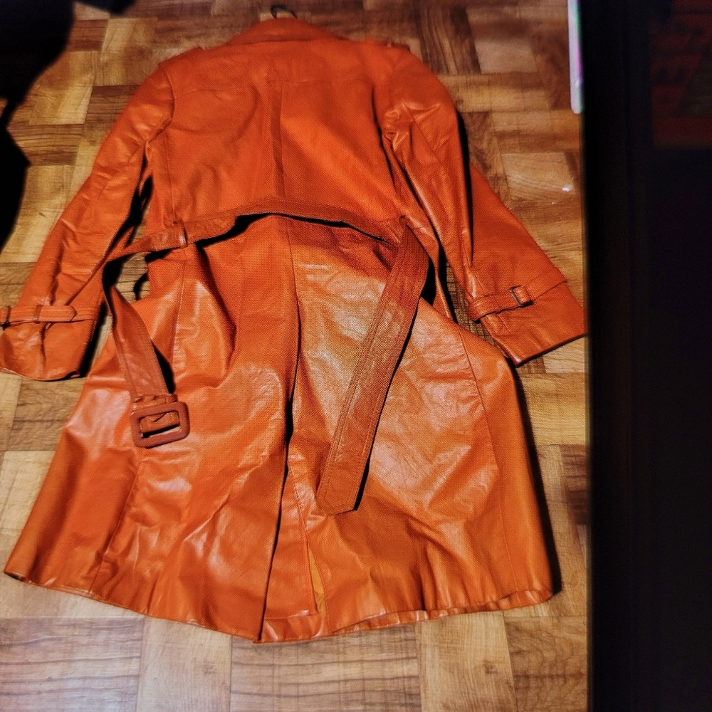 Men's Double-Breasted Tan Leather Trench Coat - Picture 9 of 16